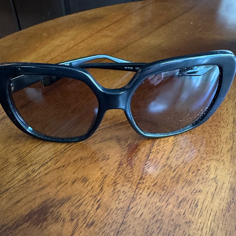 Tory Burch Black Sunglasses Classic Accessories